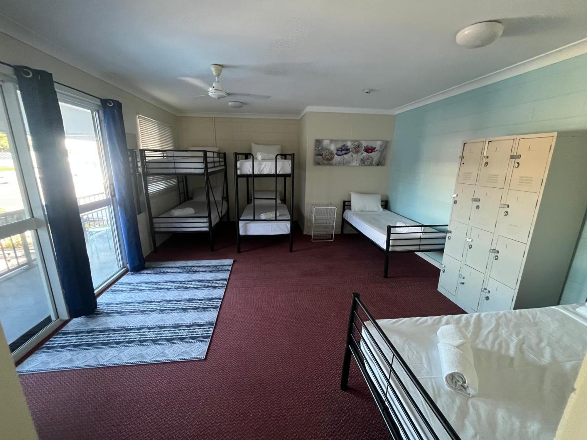 Seaside Lodge Hostel Townsville- Right Next To Coles, 2 Mins Walk To Strand & Cbd المظهر الخارجي الصورة