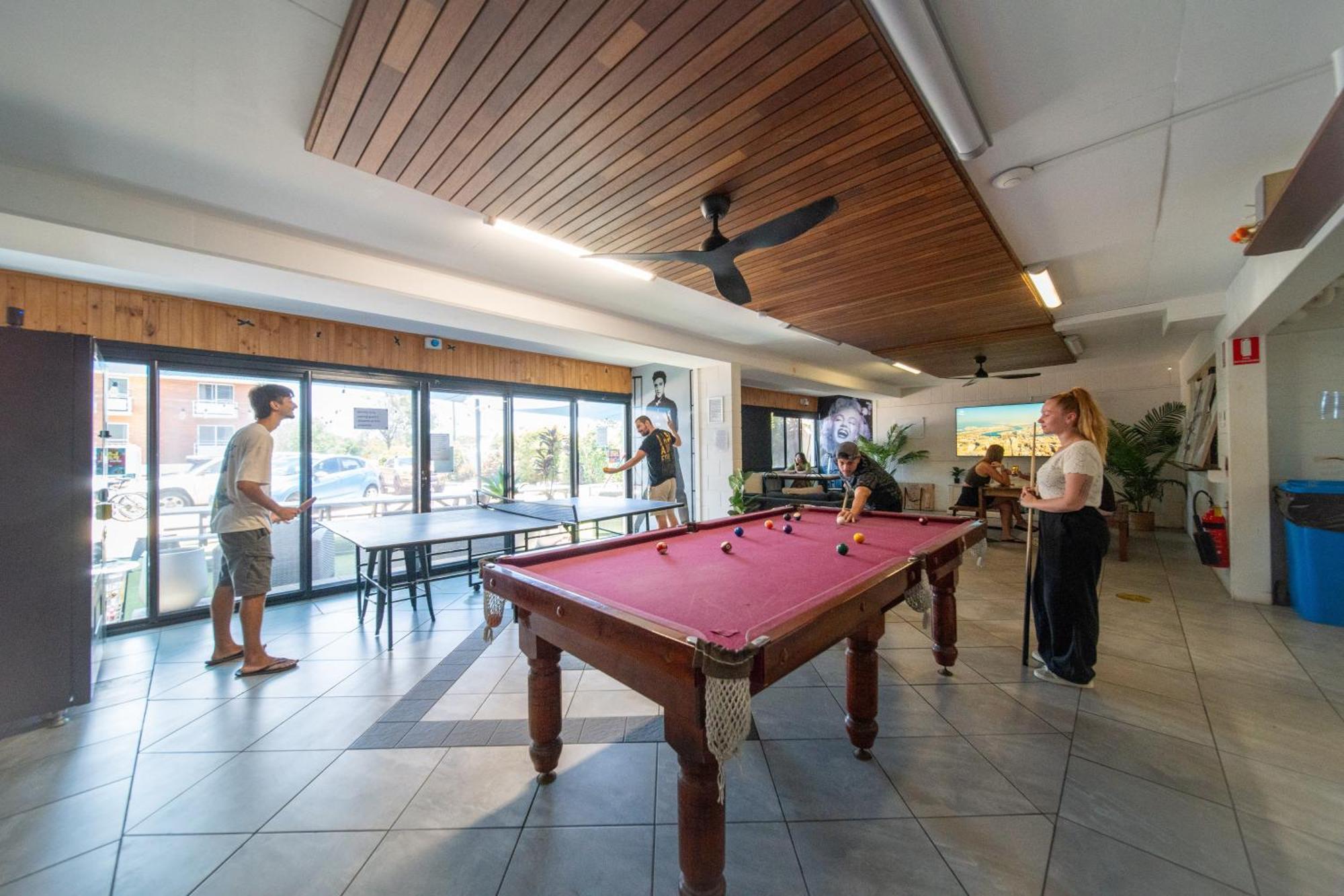 Seaside Lodge Hostel Townsville- Right Next To Coles, 2 Mins Walk To Strand & Cbd المظهر الخارجي الصورة