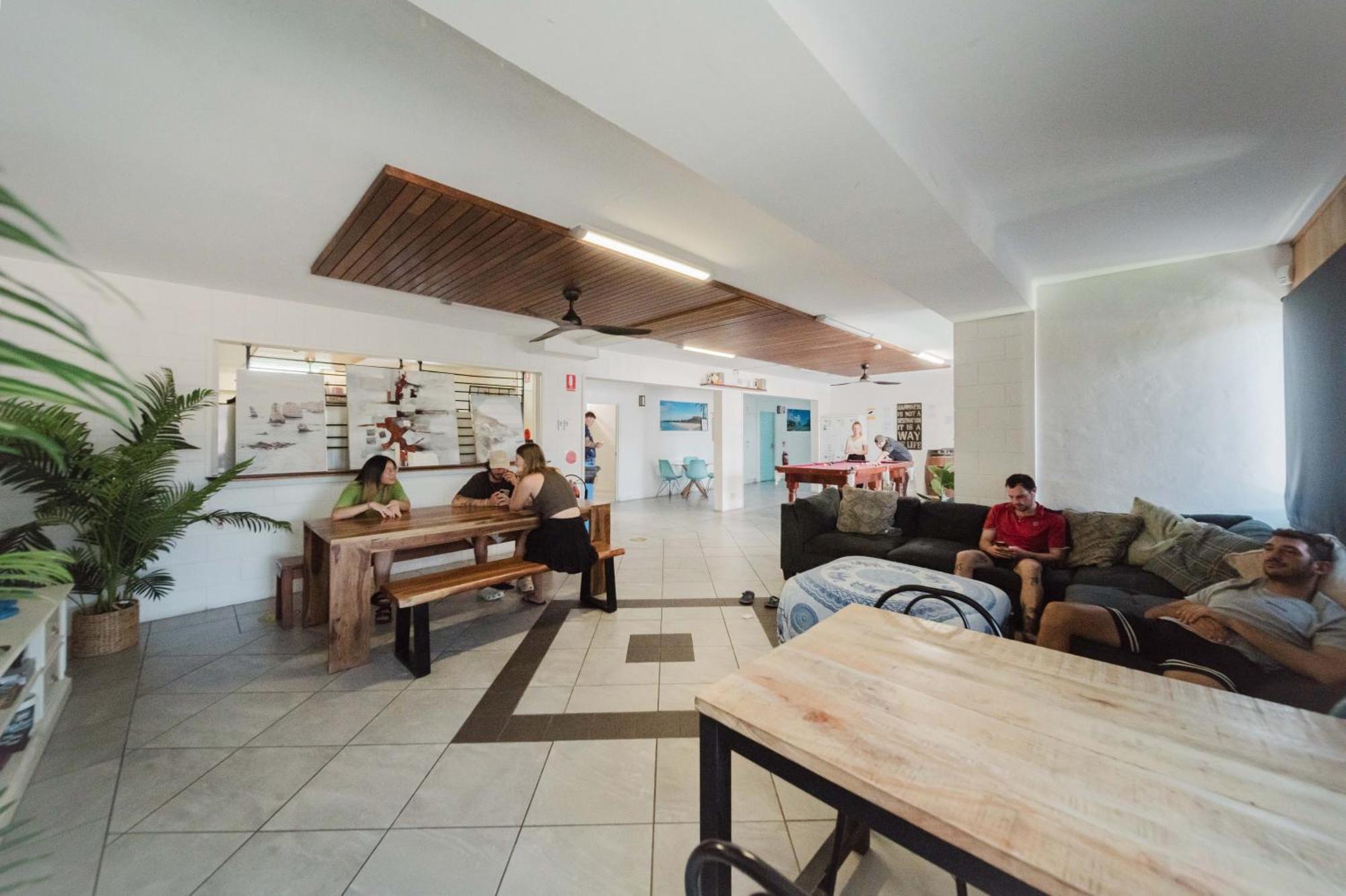 Seaside Lodge Hostel Townsville- Right Next To Coles, 2 Mins Walk To Strand & Cbd المظهر الخارجي الصورة